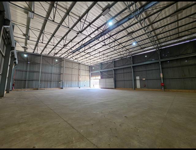 1,703M² WAREHOUSE TO LET IN JUPITER